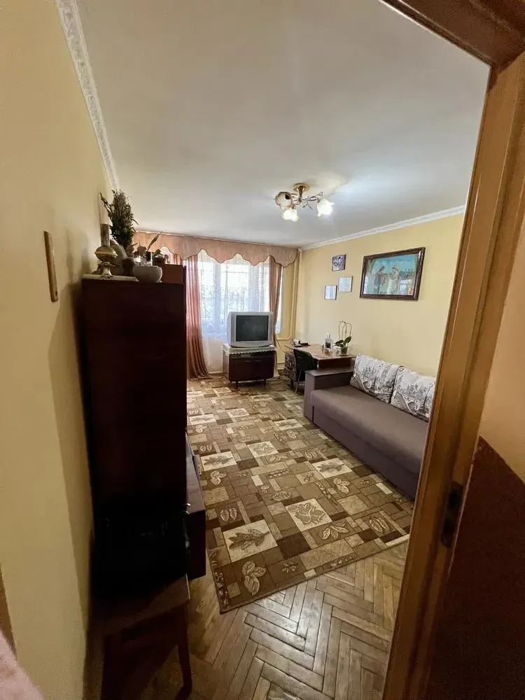 Продаж 1-кім. квартири 37.4 м.кв., в. Б. Грінченка 7