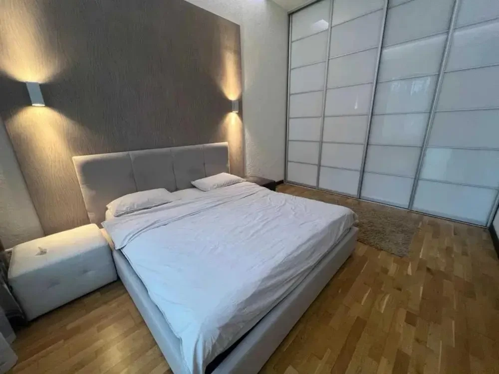 Продаж 2-кім. квартира з ремонтом 75 м.кв. вул. Мечникова 187999$ 4