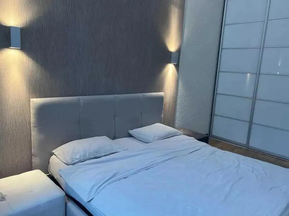 Продаж 2-кім. квартира з ремонтом 75 м.кв. вул. Мечникова 187999$ 5