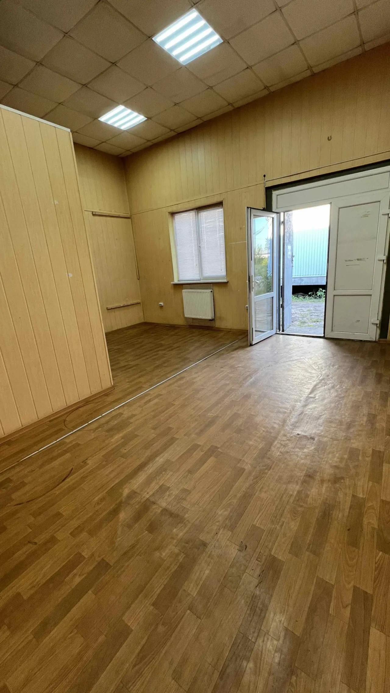 Оренда приміщ. 95 м.кв., в. Пластова 10