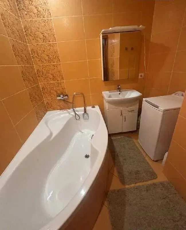 Продаж 2-кім квартири 61 м.кв., Винники вул В. Івасюка 104999$ 5