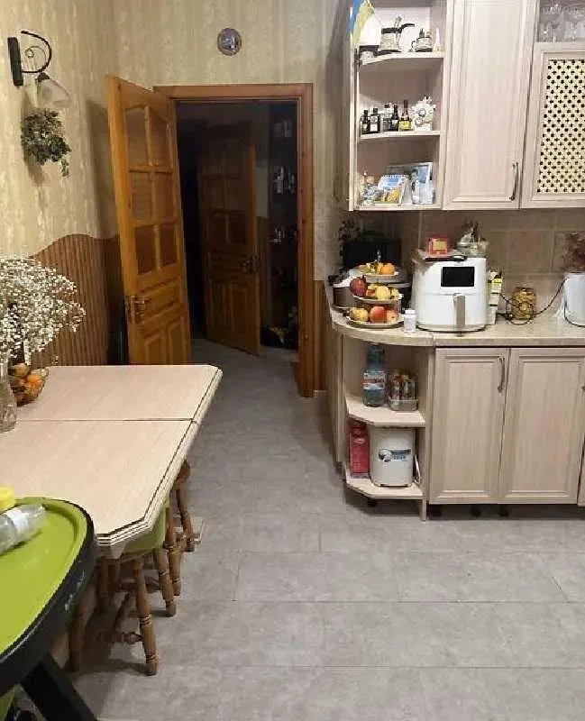 Продаж 2-кім квартири 61 м.кв., Винники вул В. Івасюка 104999$ 10
