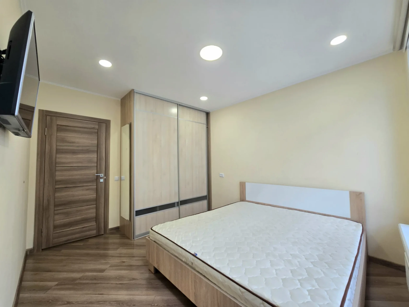 Оренда 1-кім. квартири 40 м.кв., в. Замарстинівська 7