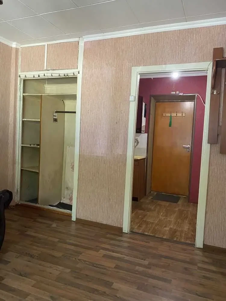 кімната Київ, Голосіївський, Василя Жуковського 14 2