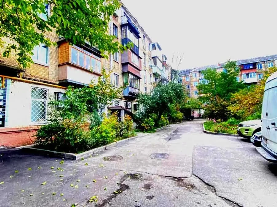 торгові площі Київ, Дніпровський, Юрія Гагаріна 9 3