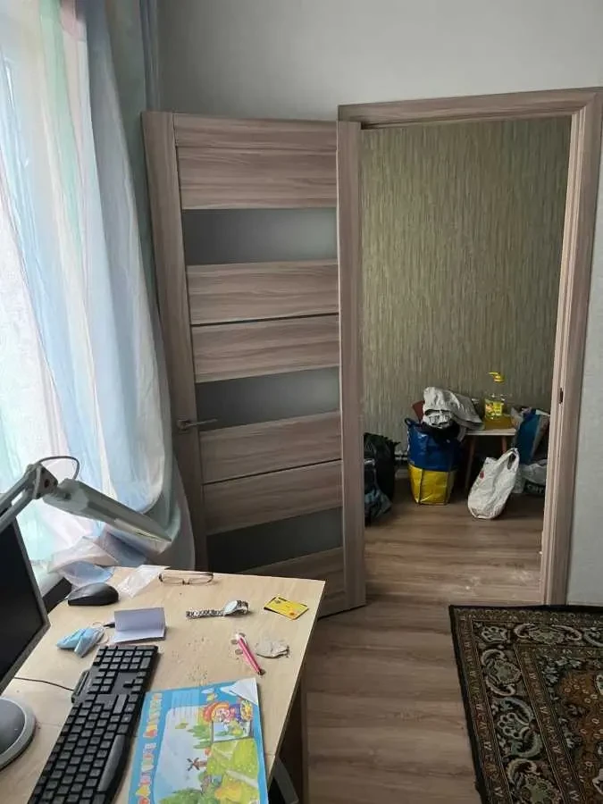 4-к будинок Кам`янське, Південний, Осіння 11