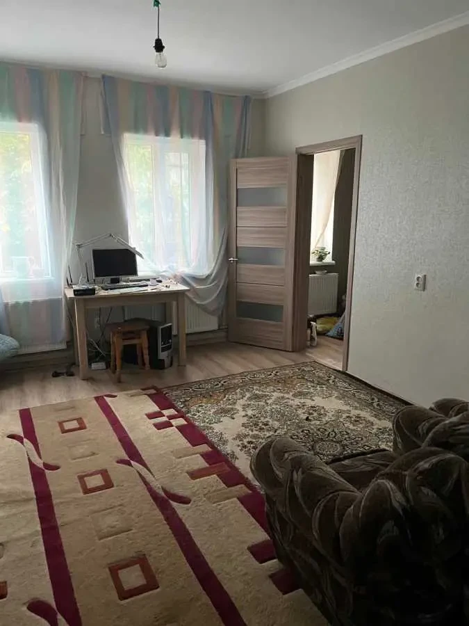 4-к будинок Кам`янське, Південний, Осіння 14