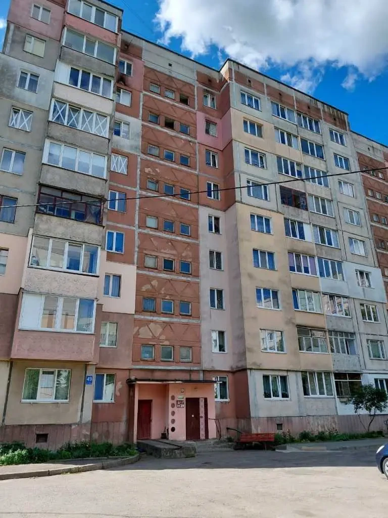 3-к квартира Луцьк, Відродження 49 2