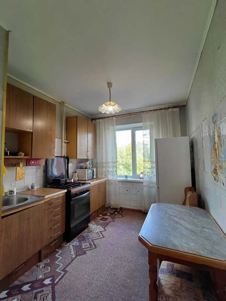3-к квартира Луцьк, Відродження 49 15