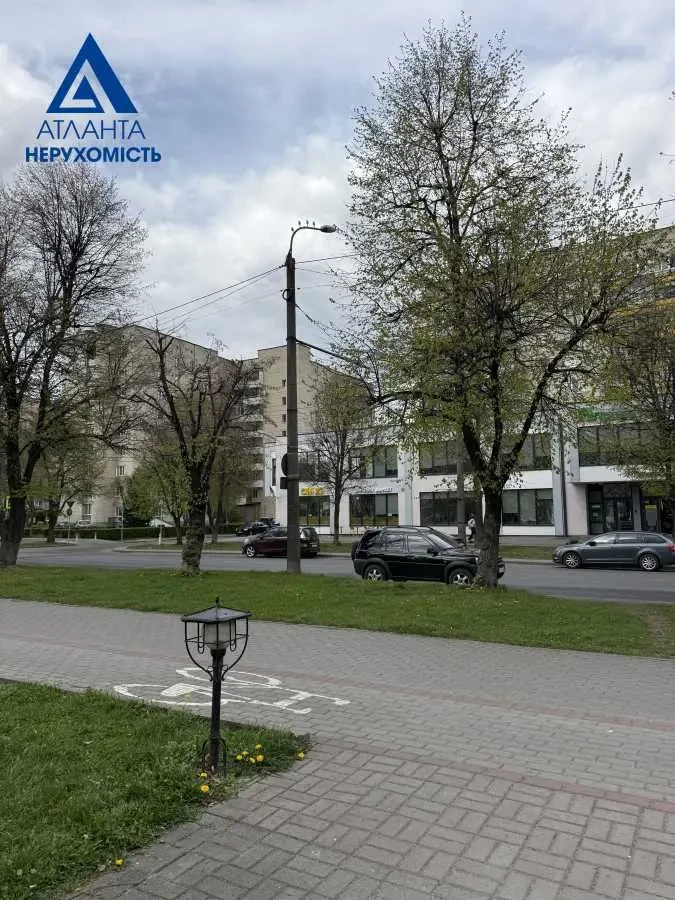 3-к квартира Луцьк, Молоді 22