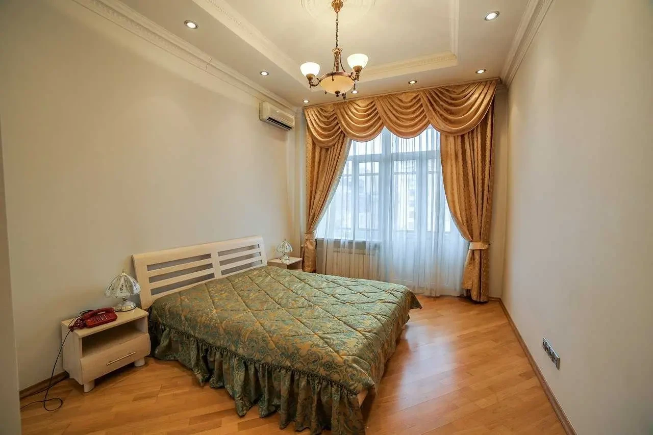 2-к квартира Київ, Печерський, Хрещатик 21 4