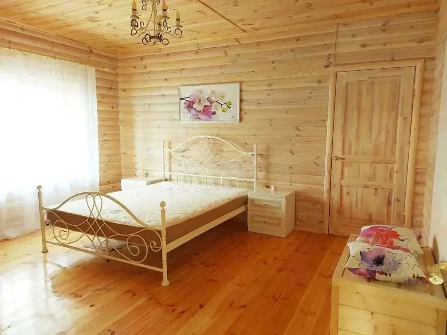 6-к будинок Броварський, Літки, Незалежности 22