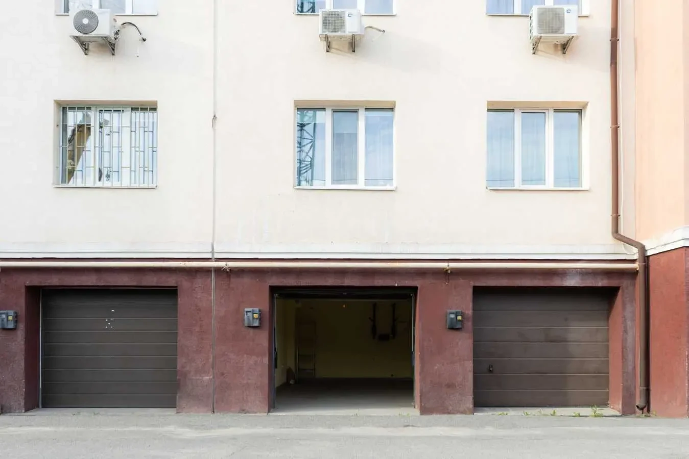 підземний паркінг Бучанський, Софіївська Борщагівка, Боголюбова 7 10