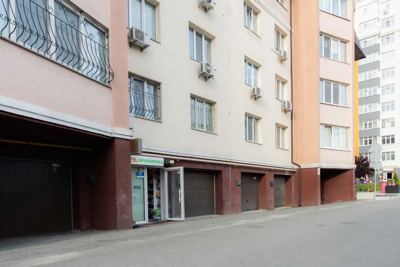 підземний паркінг Бучанський, Софіївська Борщагівка, Боголюбова 7 6