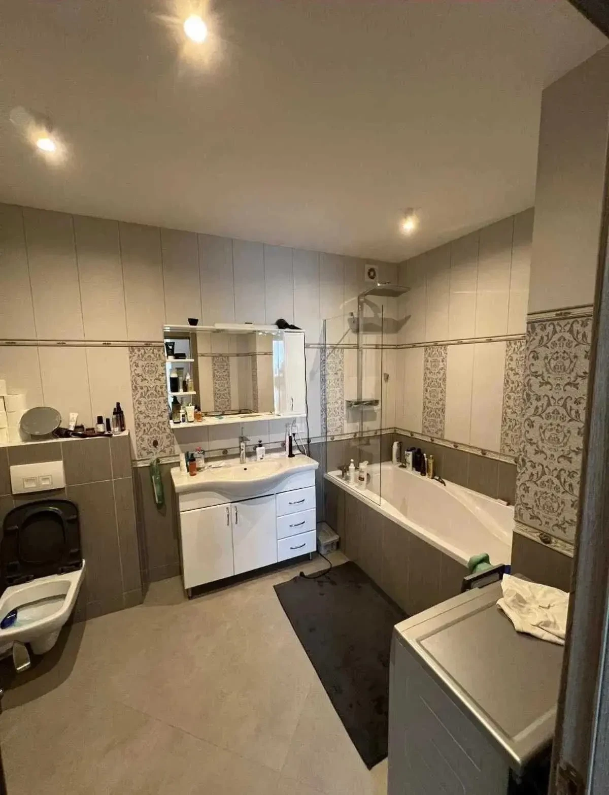 Продаж 2-кім квартири з РЕМОНТОМ 68/53/15м Винники Винна Гора 109999$ 5