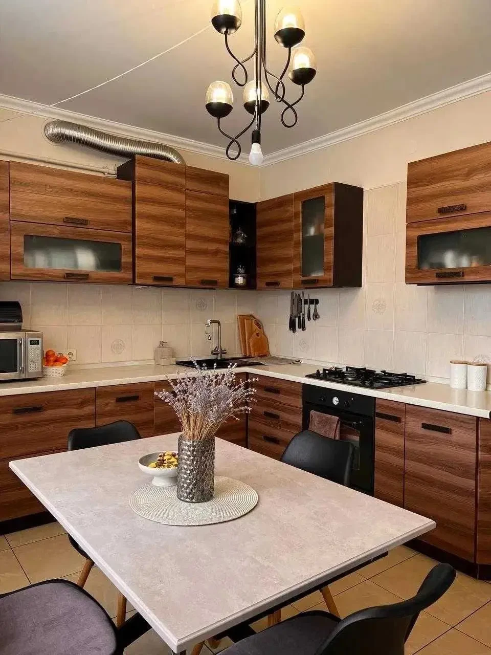 Продаж 5-кім квартири ДВОРІВНЕВА 137 м.кв. Винники вул Івасюка 168000$ 3