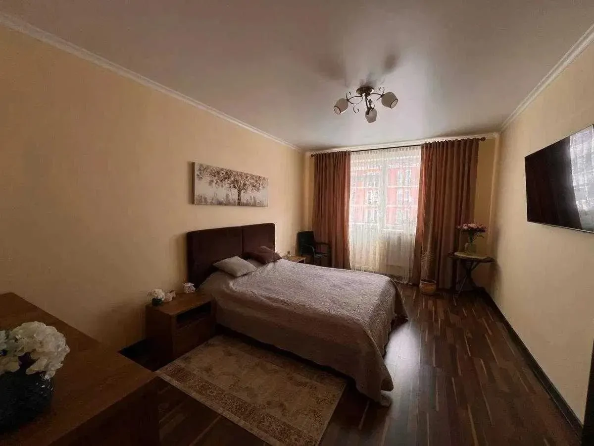 Продаж 5-кім квартири ДВОРІВНЕВА 137 м.кв. Винники вул Івасюка 168000$ 9