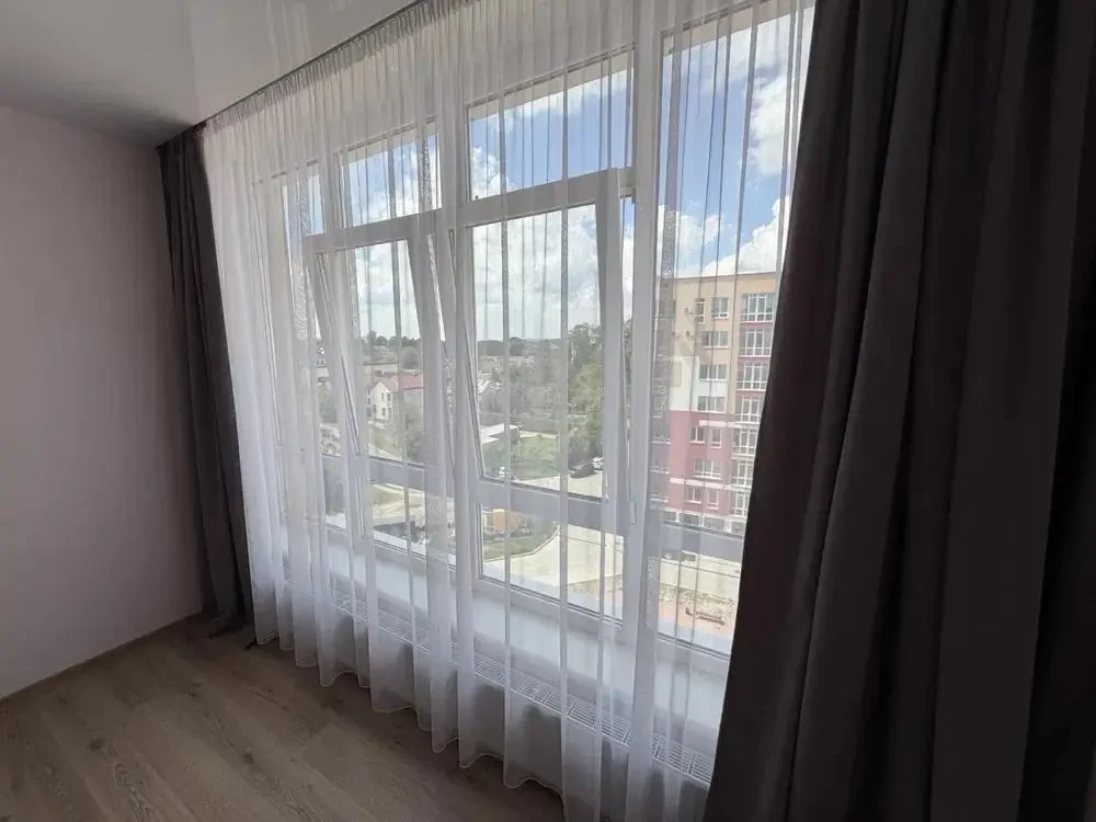 Продаж 2 кімн квартира 75 м. кв. Дубляни, вул. В. Великого 117000$