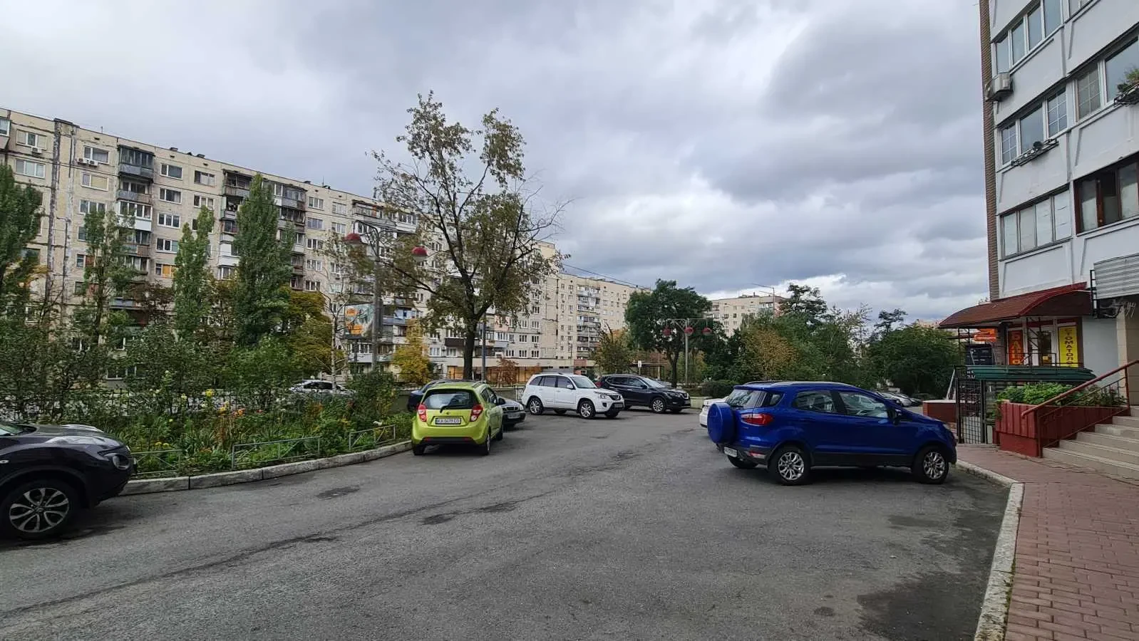 торгові площі Київ, Дарницький, Харківське 56 17