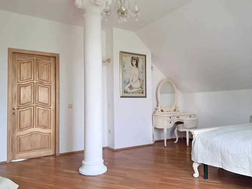 6-к квартира Обухівський, Плюти, Плютовська 18