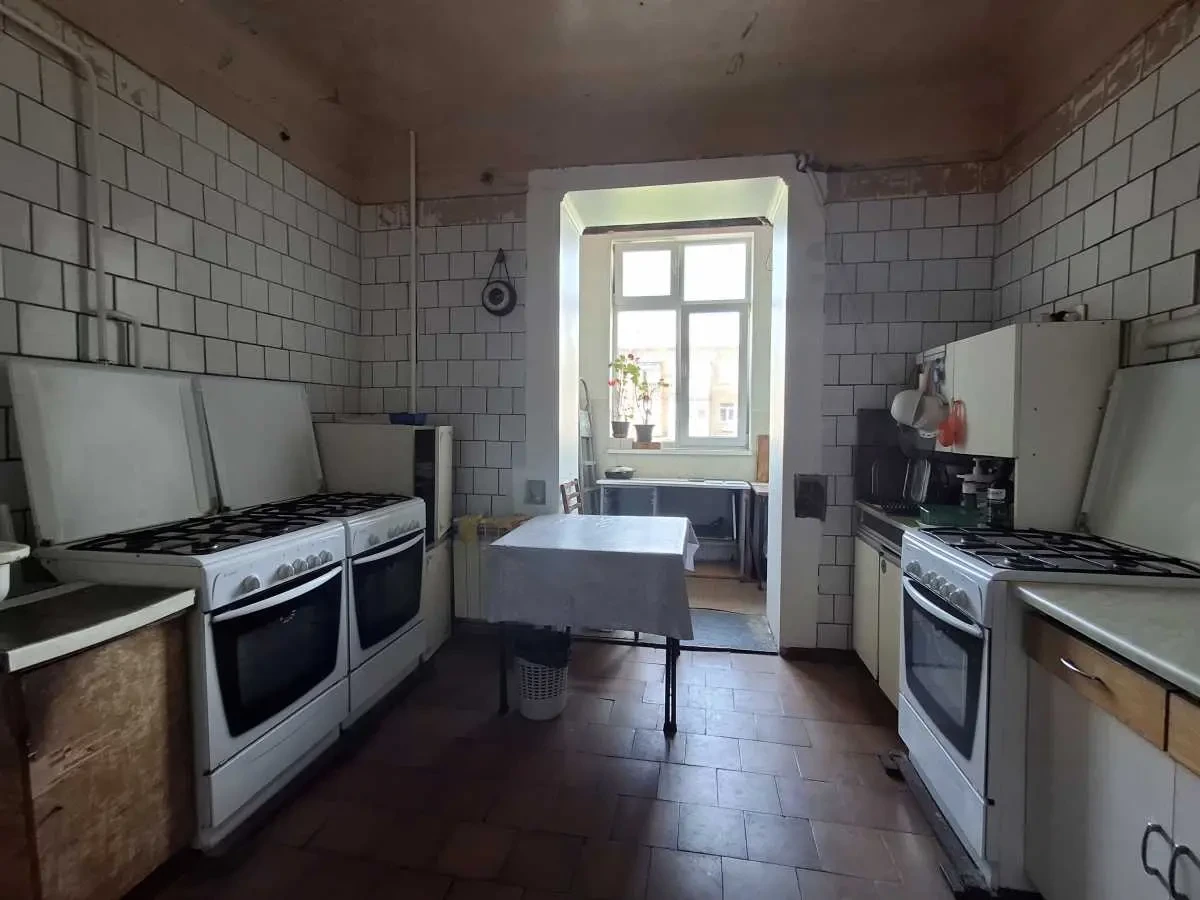 кімната Київ, Шевченківський, Кирпоноса 10 2