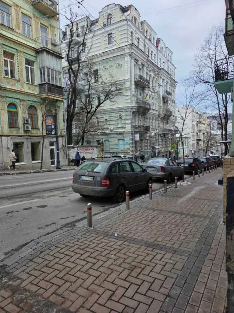 торгові площі Київ, Печерський, Михайлівська 19 6
