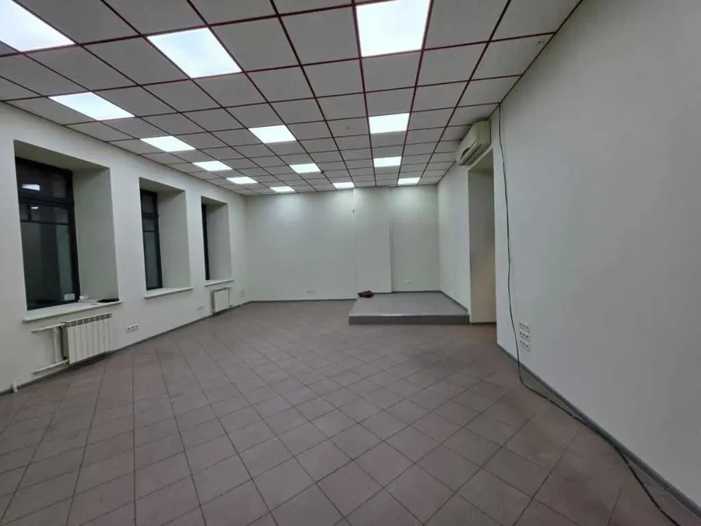торгові площі Київ, Печерський, Михайлівська 19 8