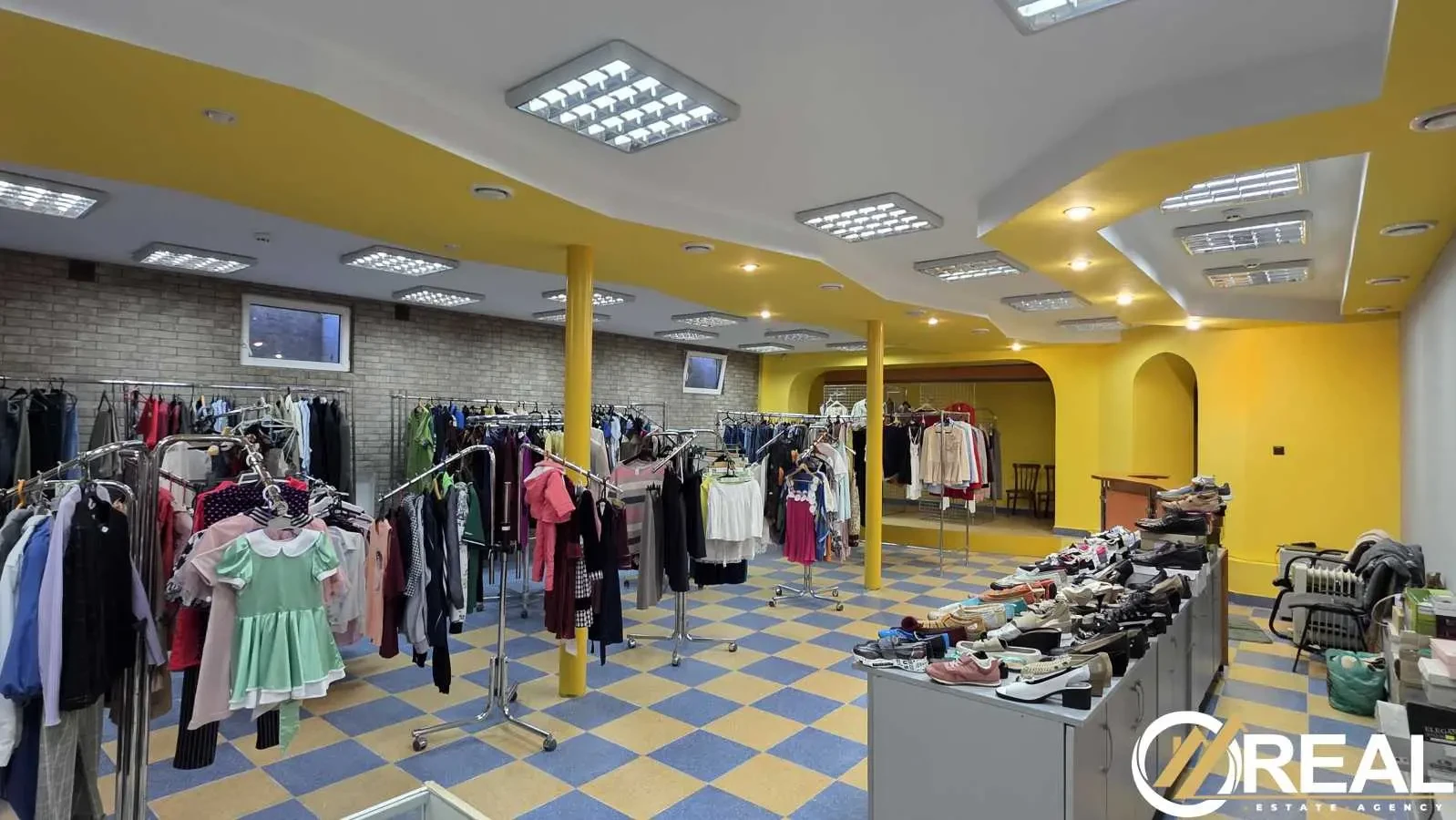 торгові площі Луцьк, Лесі Українки 32 7