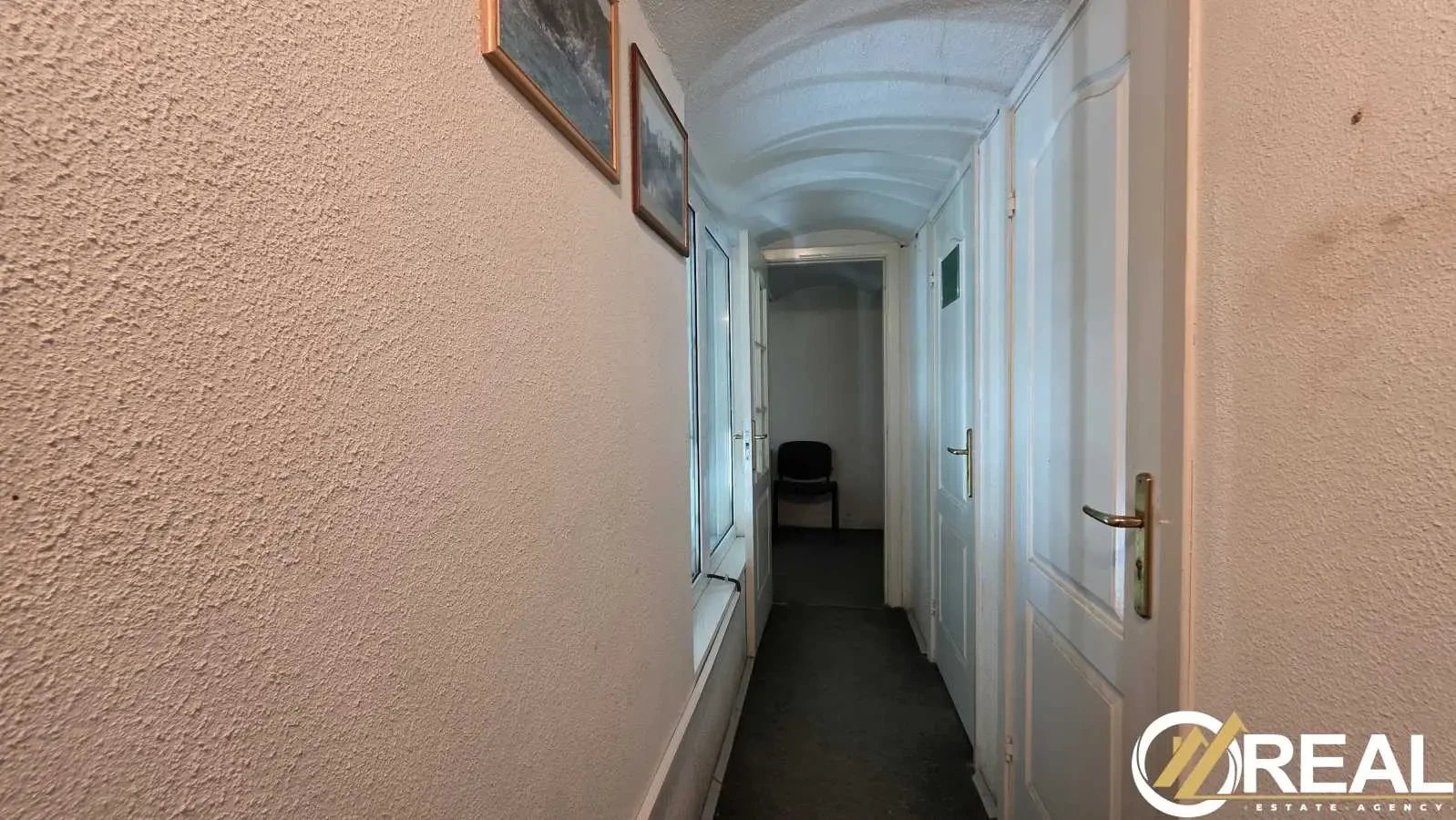 торгові площі Луцьк, Лесі Українки 32 20