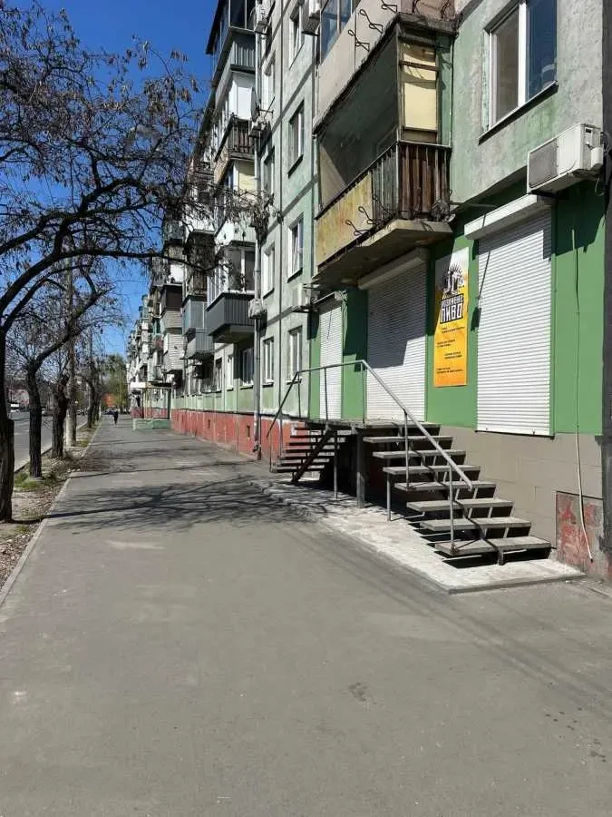 торгові площі Дніпро, Індустріальний, Б.Хмельницкого 2