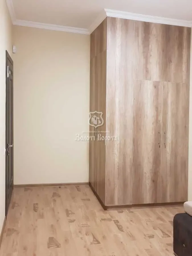 готель Київ, Святошинський, Теплична 21а 12