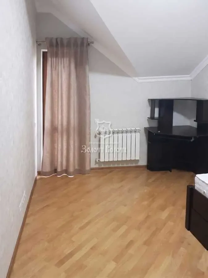 готель Київ, Святошинський, Теплична 21а 13