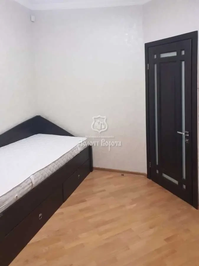 готель Київ, Святошинський, Теплична 21а 15