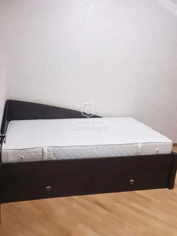 готель Київ, Святошинський, Теплична 21а 14