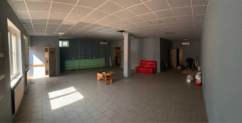торгові площі Фастівський, Калинівка, Центральна 8