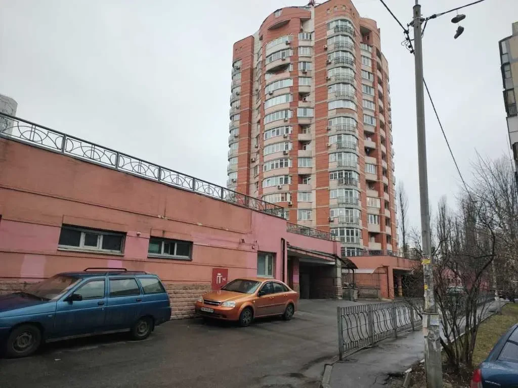 підземний паркінг Київ, Деснянський, Кубанської України  33а