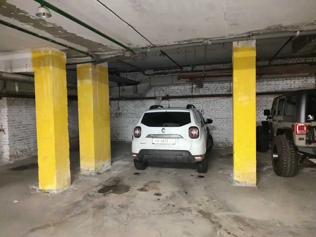 підземний паркінг Київ, Деснянський, Кубанської України  33а 12