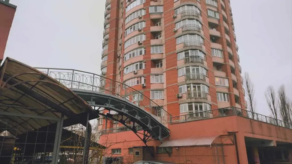 підземний паркінг Київ, Деснянський, Кубанської України  33а 17