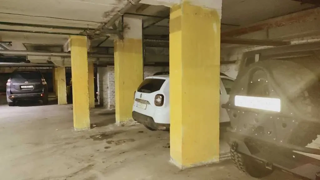 підземний паркінг Київ, Деснянський, Кубанської України  33а 18