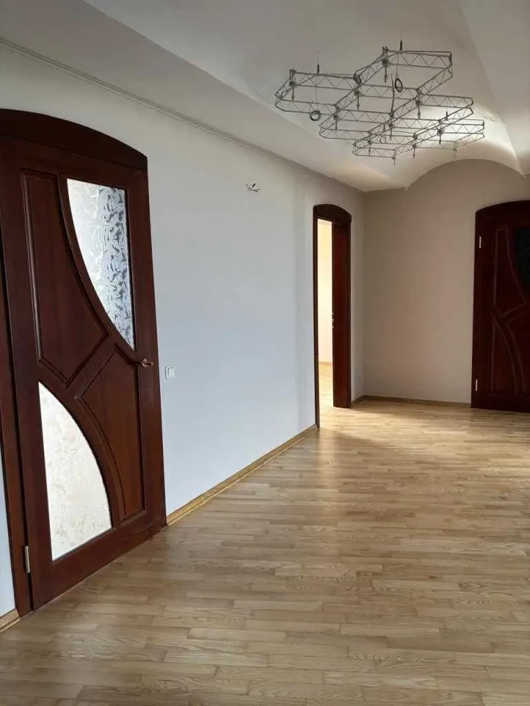 4-к квартира Київ, Солом`янський, Клінічна 23/25