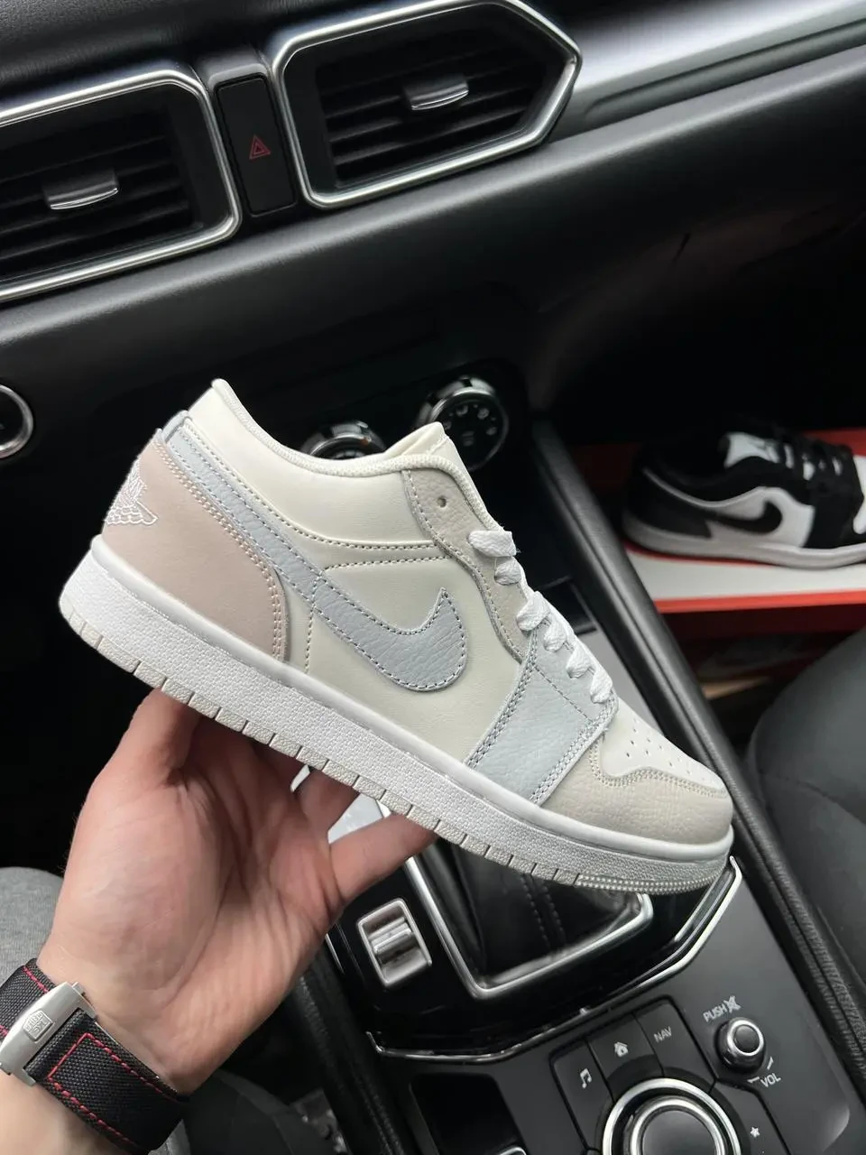 Кроссовки Nike Air Jordan 1 Low арт 21453 (найк, джордан, женские)