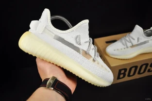 Кроссовки Adidas Yeezy Boost 350 v2 арт 21284 (унисекс, зе, адидас)
