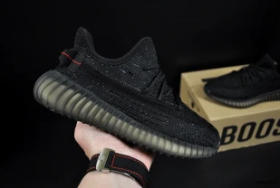 Кроссовки Adidas Yeezy Boost 350 v2 арт 20985 (адидас, зи)