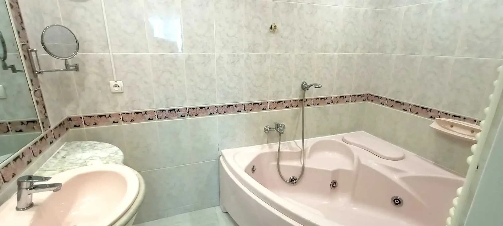 3-к квартира Київ, Печерський, Генерала Алмазова 6 17