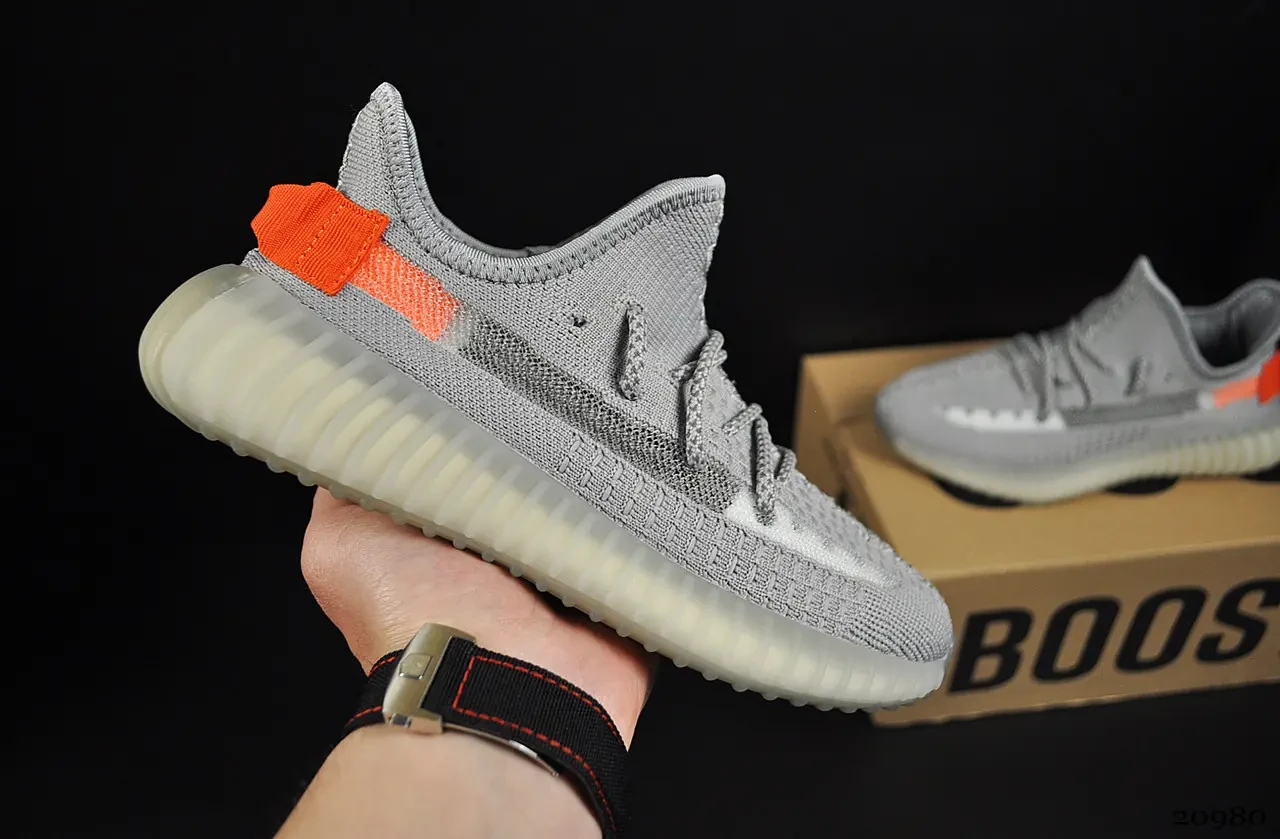 Кроссовки Adidas Yeezy Boost 350 v2 арт 20980 (адидас, зи) 39