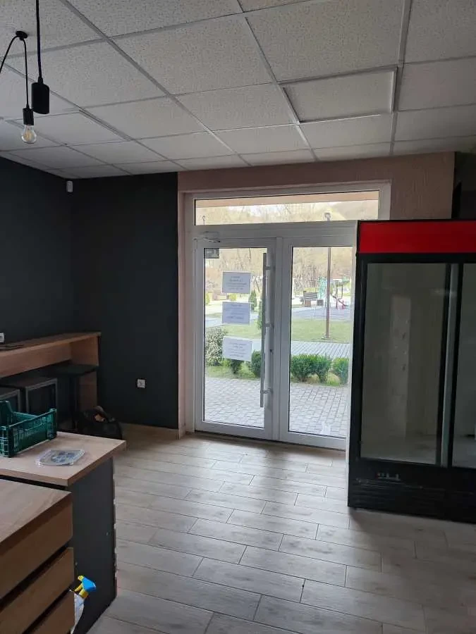 торгові площі Київ, Печерський, Бастіонний 15 2