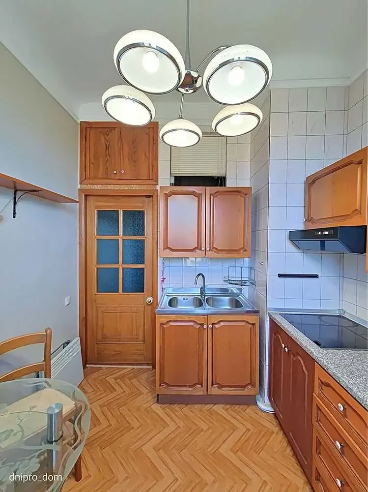 3-к квартира Дніпро, Соборний, Левка Лук яненка 2е 15