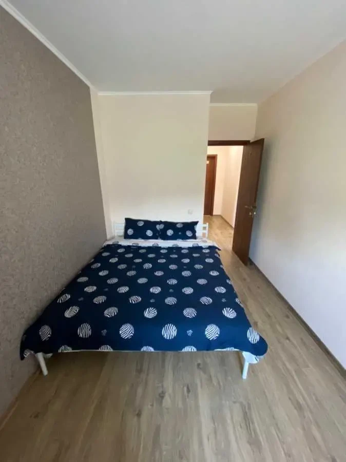 8-к будинок Київ, Деснянський, Карла Маркса 1 10