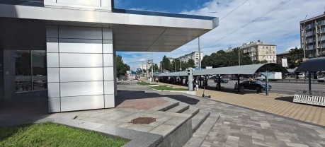 торгові площі Київ, Печерський, Миколи Міхновського торгові площі Київ, Печерський, Миколи Міхновського