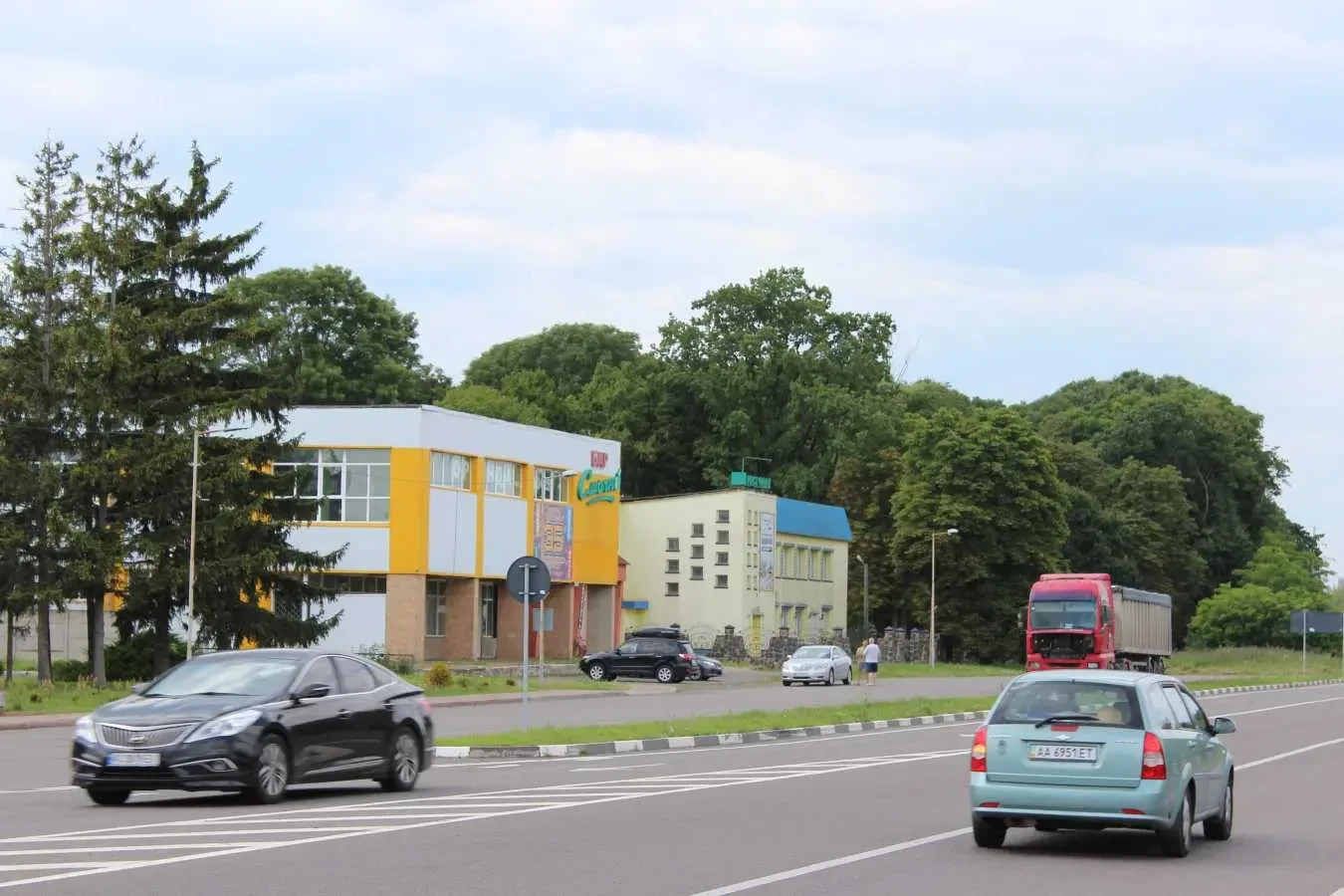 торгові площі Ковельський, Голоби, Ковельська 3